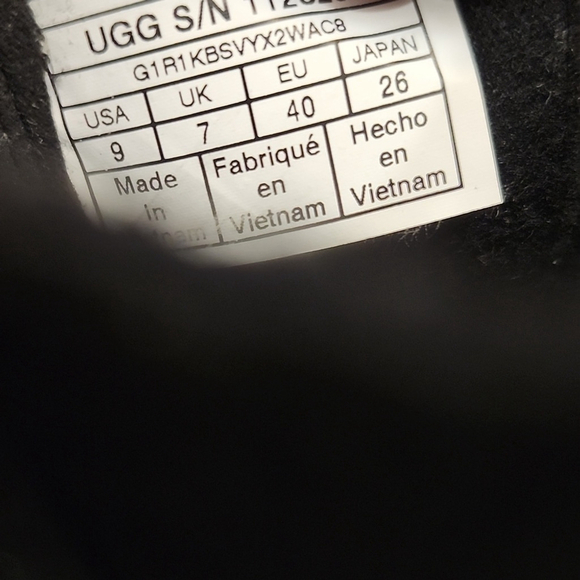 UGG HARRISON Women's CHELSEA BOOTS LIKE NEW SZ 9 - Picture 14 of 14